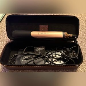 GHD Platinum Plus flat Iron with travel case